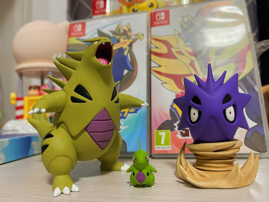 [IN STOCK] 1/20 Scale World Figure [FLF] - Larvitar & Pupitar & Tyranitar