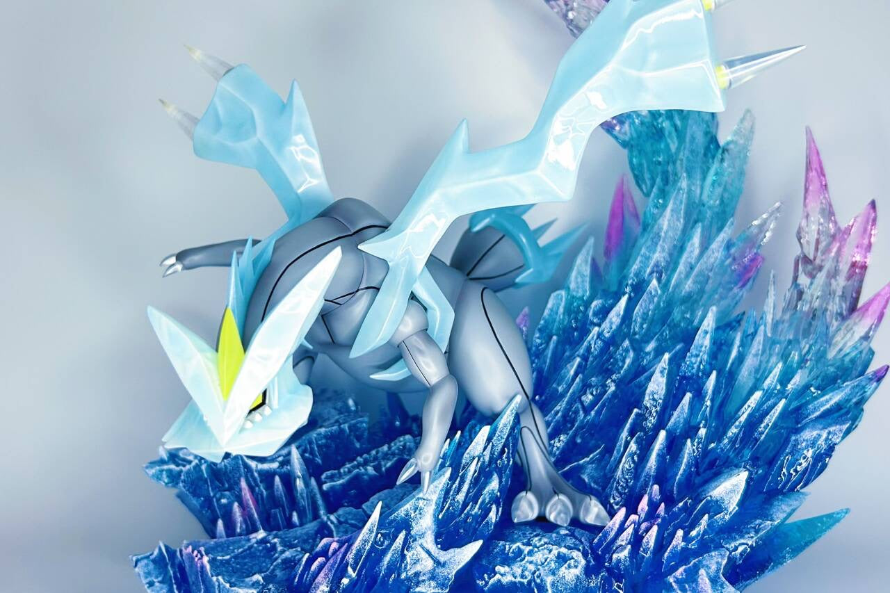 [IN STOCK] 1/20 Scale World Figure [PALLET TOWN] - Kyurem