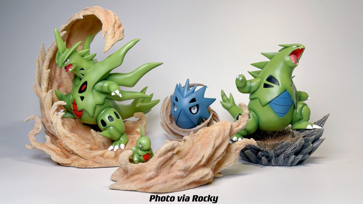 [IN STOCK] 1/20 Scale World Figure [PALLET TOWN] - Mega Tyranitar