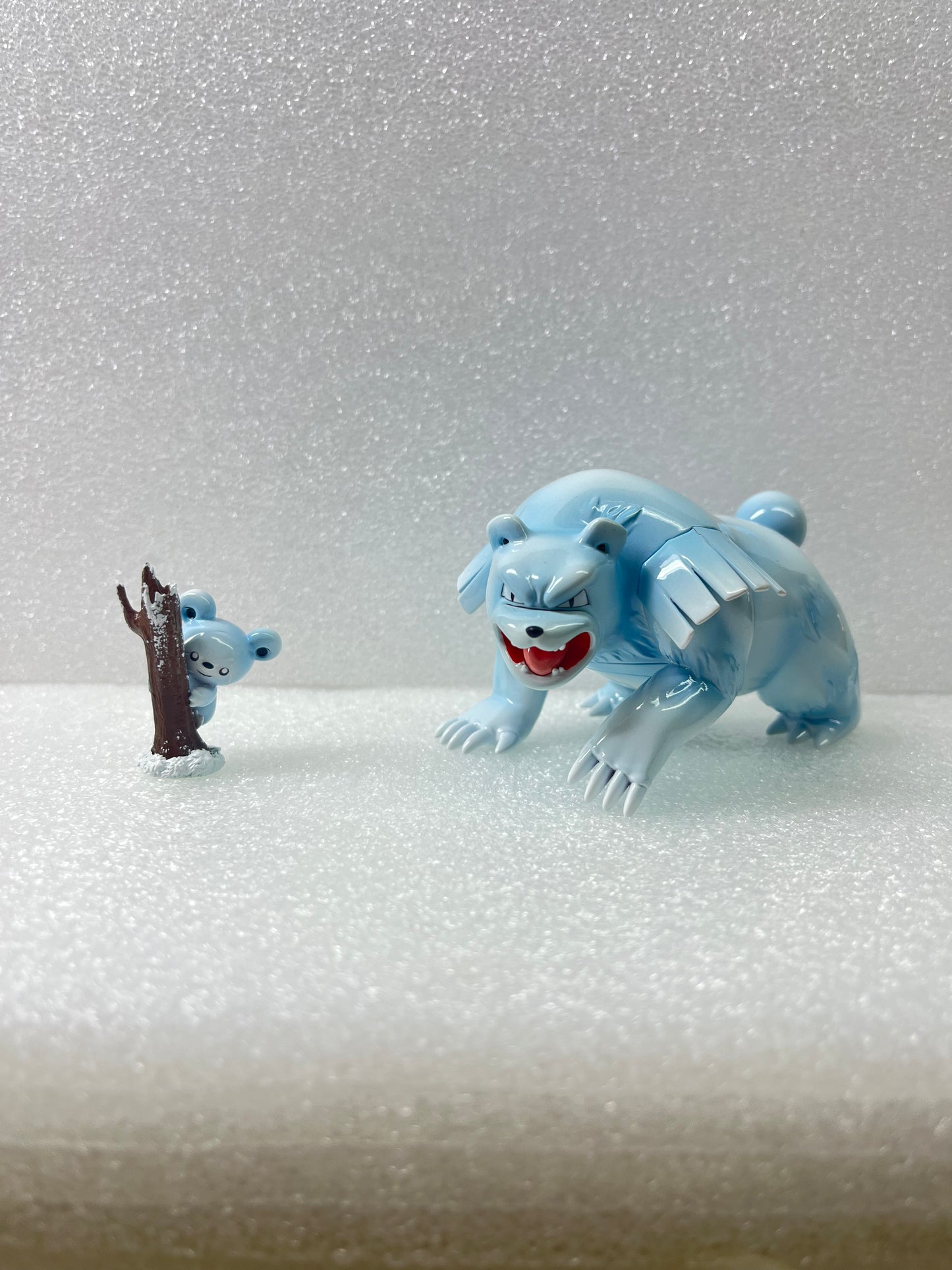 [REMAINING BALANCE] 1/20 Scale World Figure [EC] - Teddiursa & Ursaring