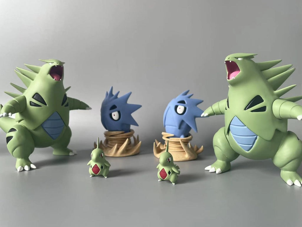 [IN STOCK] 1/20 Scale World Figure [FLF] - Larvitar & Pupitar & Tyranitar