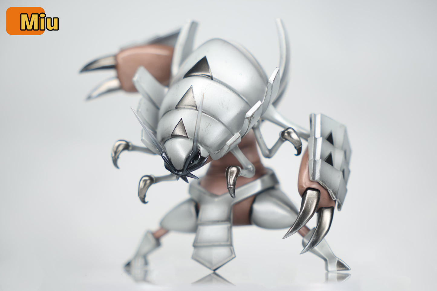 [PREORDER] 1/20 Scale World Figure [MIU] - Golisopod