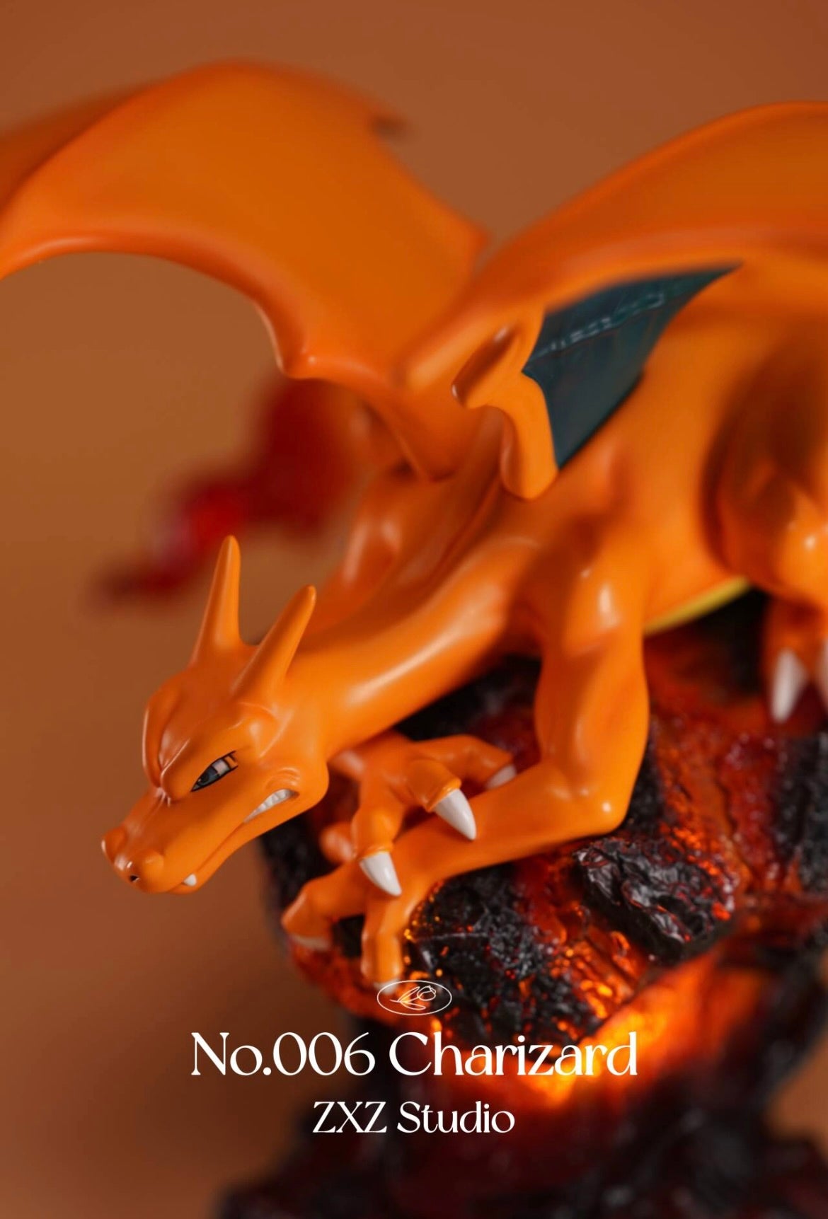 [IN STOCK] 1/20 Scale World Figure [PALLET TOWN] - Charmander & Charmeleon & Charizard