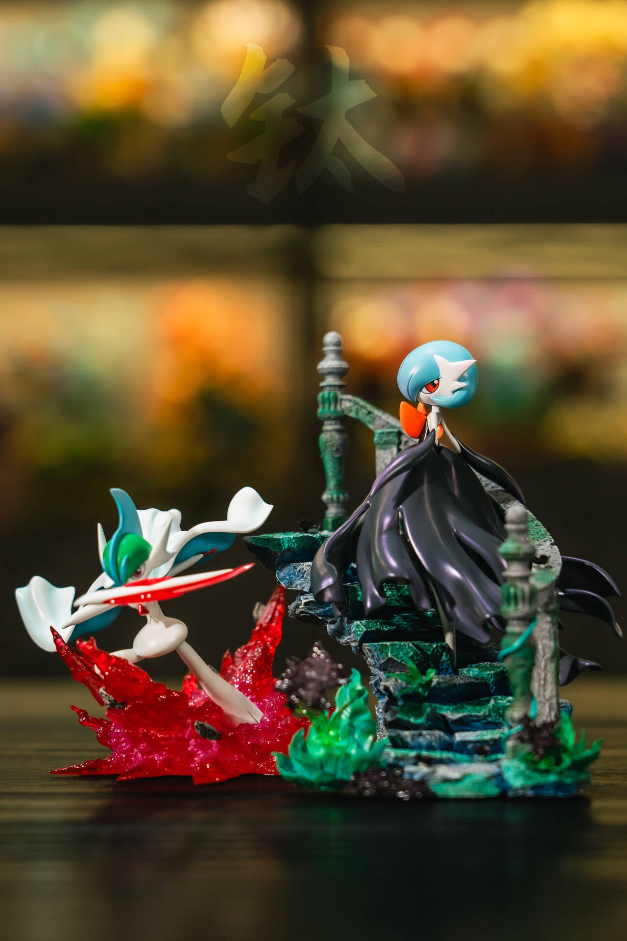 [IN STOCK] 1/20 Scale World Figure [PALLET TOWN] - Mega Gardevoir & Mega Gallade