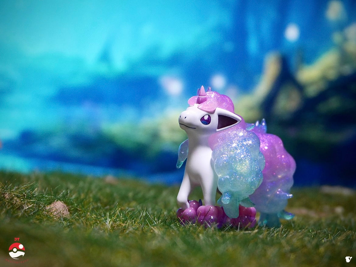 [IN STOCK] 1/20 Scale World Figure [WU] - Galarian Ponyta & Rapidash