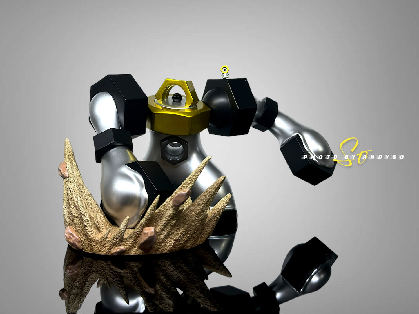 [IN STOCK] 1/20 Scale World Figure [ASTERISM] - Meltan & Melmetal