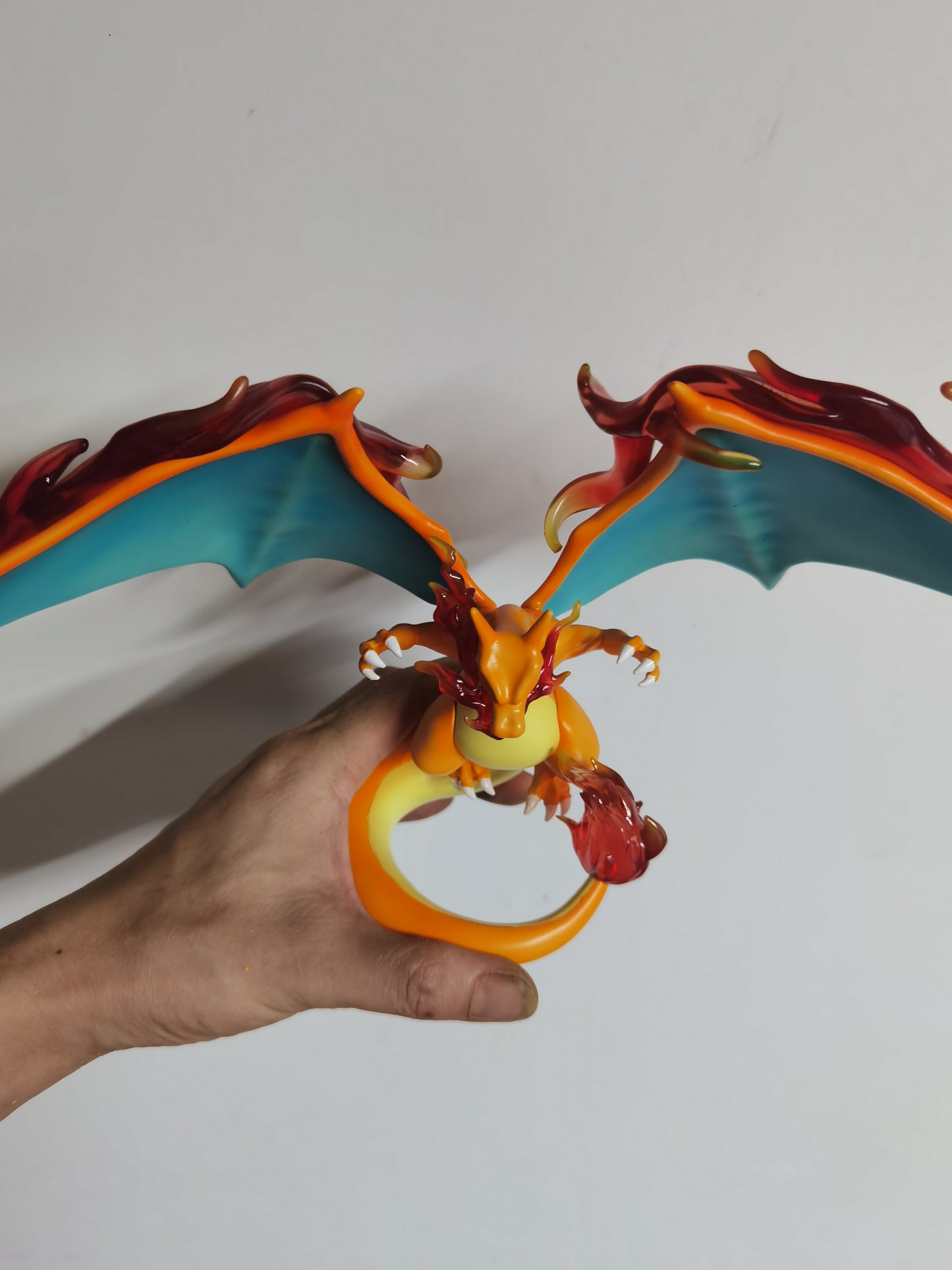 [PREORDER] 1/20 Scale World Figure [TS] - Charizard