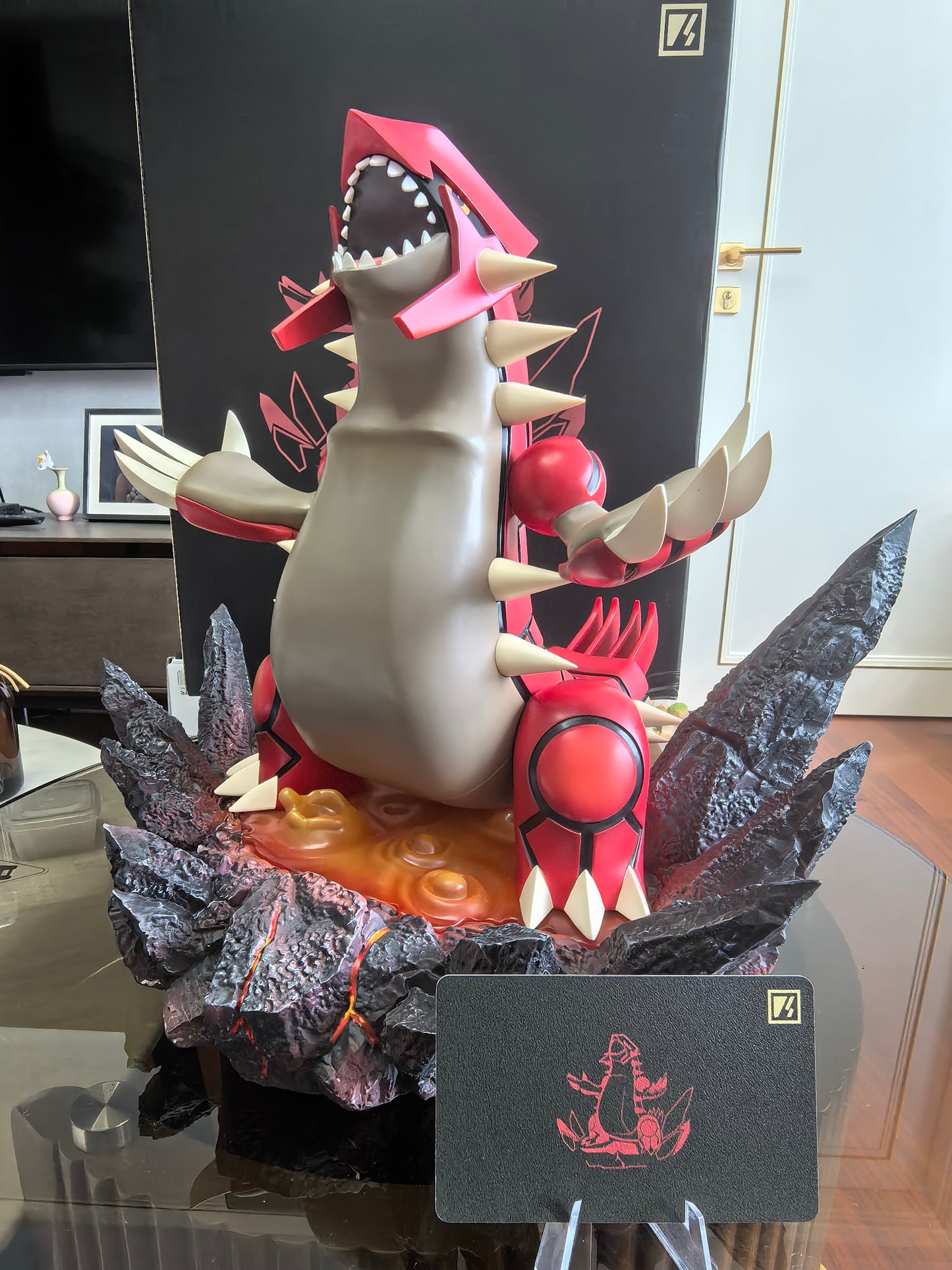 [IN STOCK] 1/20 Scale World Figure [VS] - Groudon