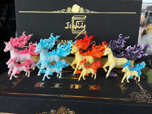 [IN STOCK] 1/20 Scale World Figure [JIANG] - Ponyta & Rapidash