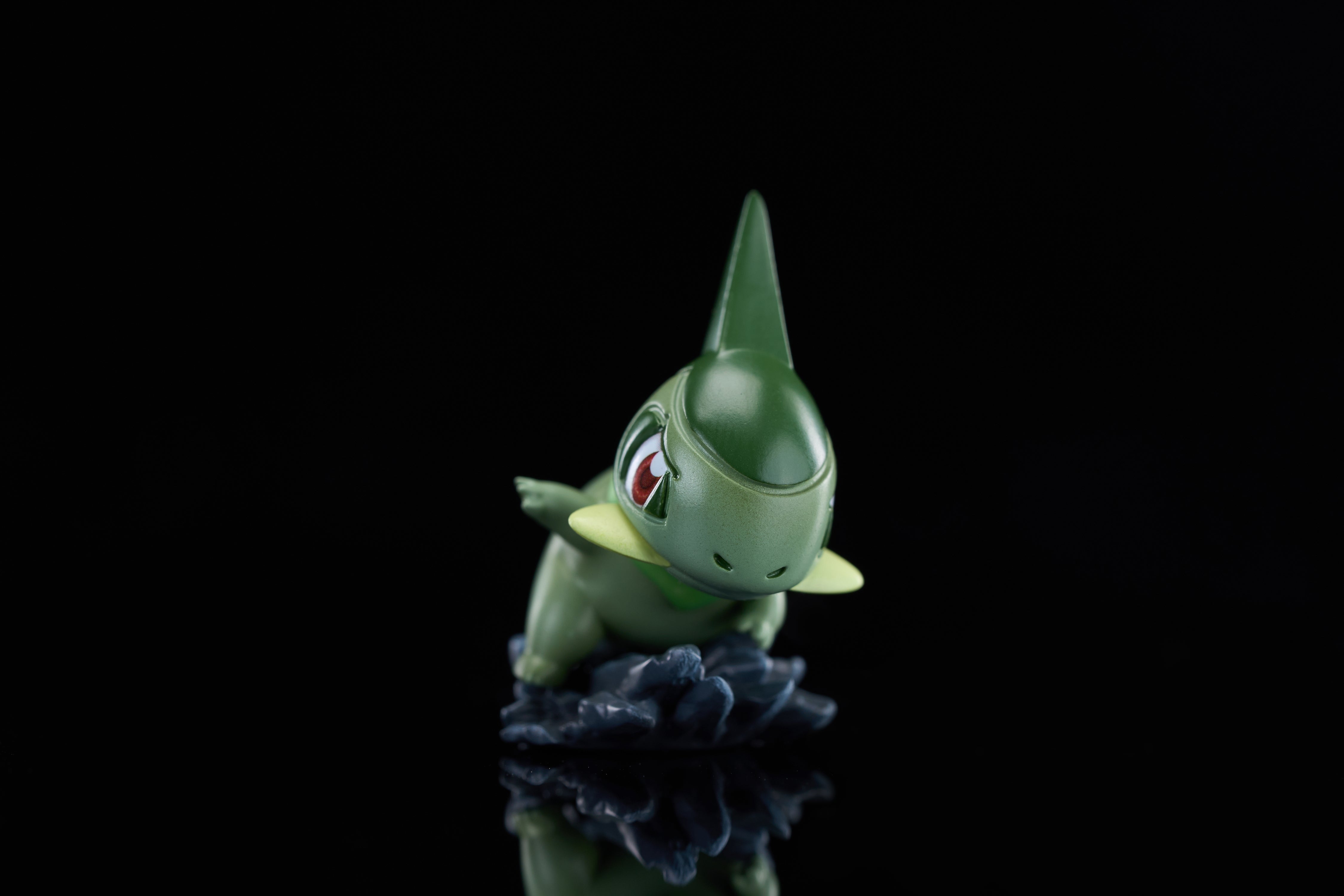 IN STOCK] 1/20 Scale World Figure [CP] - Axew & Fraxure