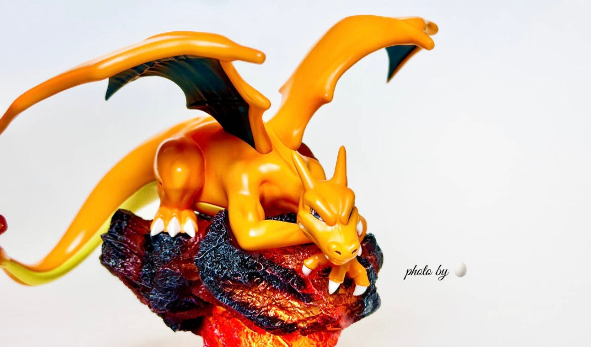 [IN STOCK] 1/20 Scale World Figure [PALLET TOWN] - Charmander & Charmeleon & Charizard