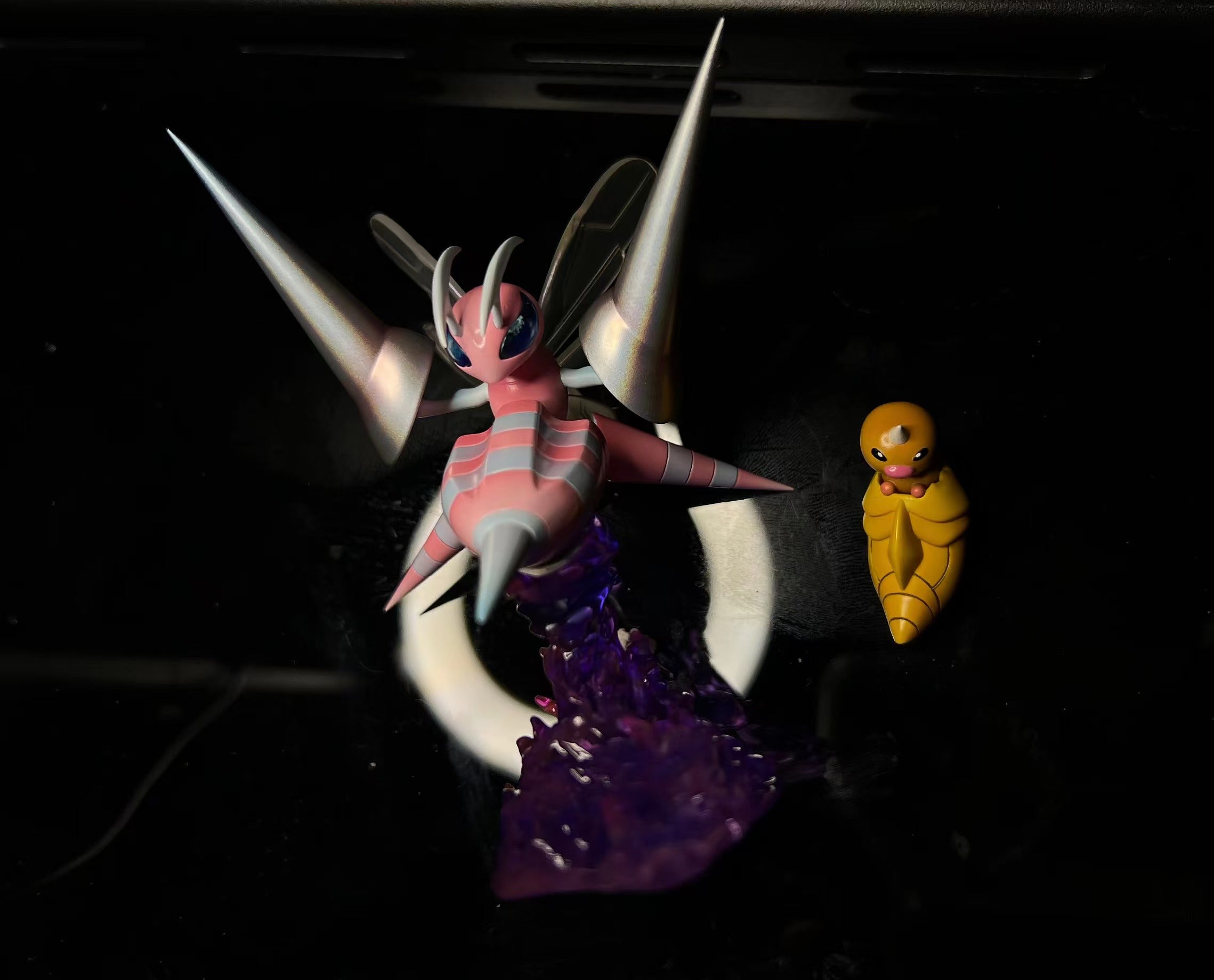 PREORDER] 1/20 Scale World Figure [ZR] - Weedle & Kakuna