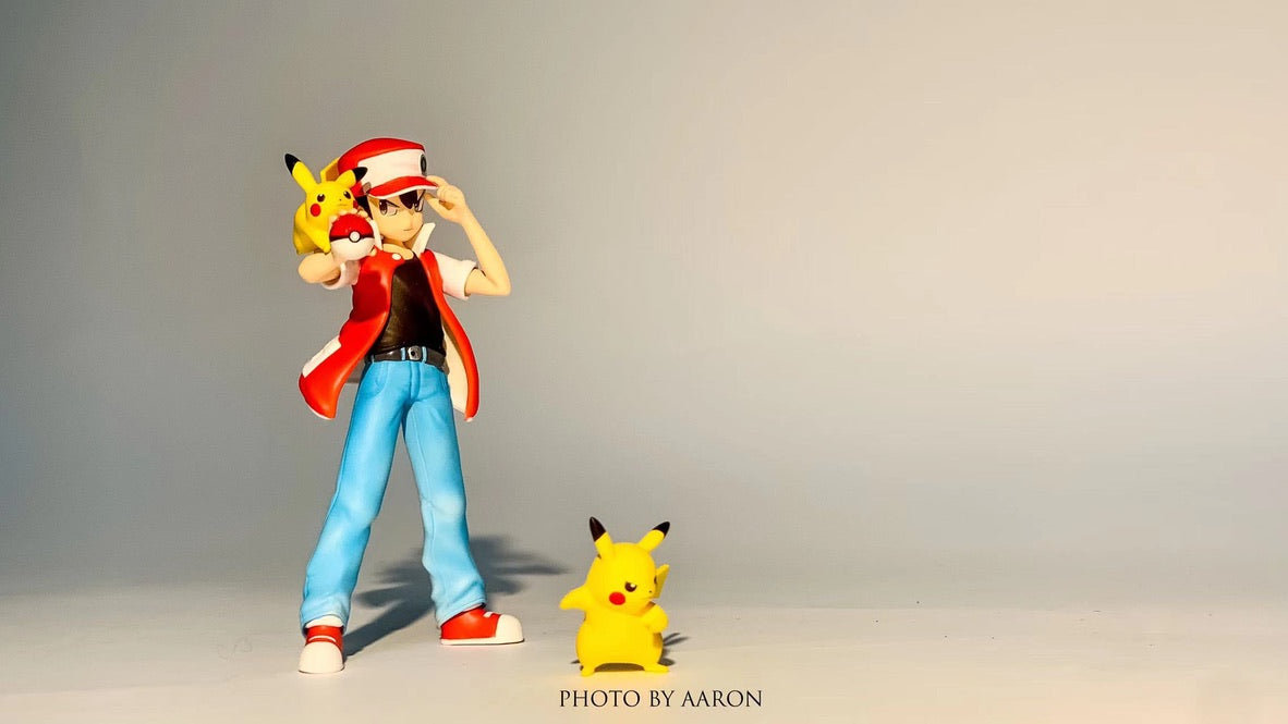 [IN STOCK] 1/20 Scale World Figure [POCKET BUS] - Red & Pikachu