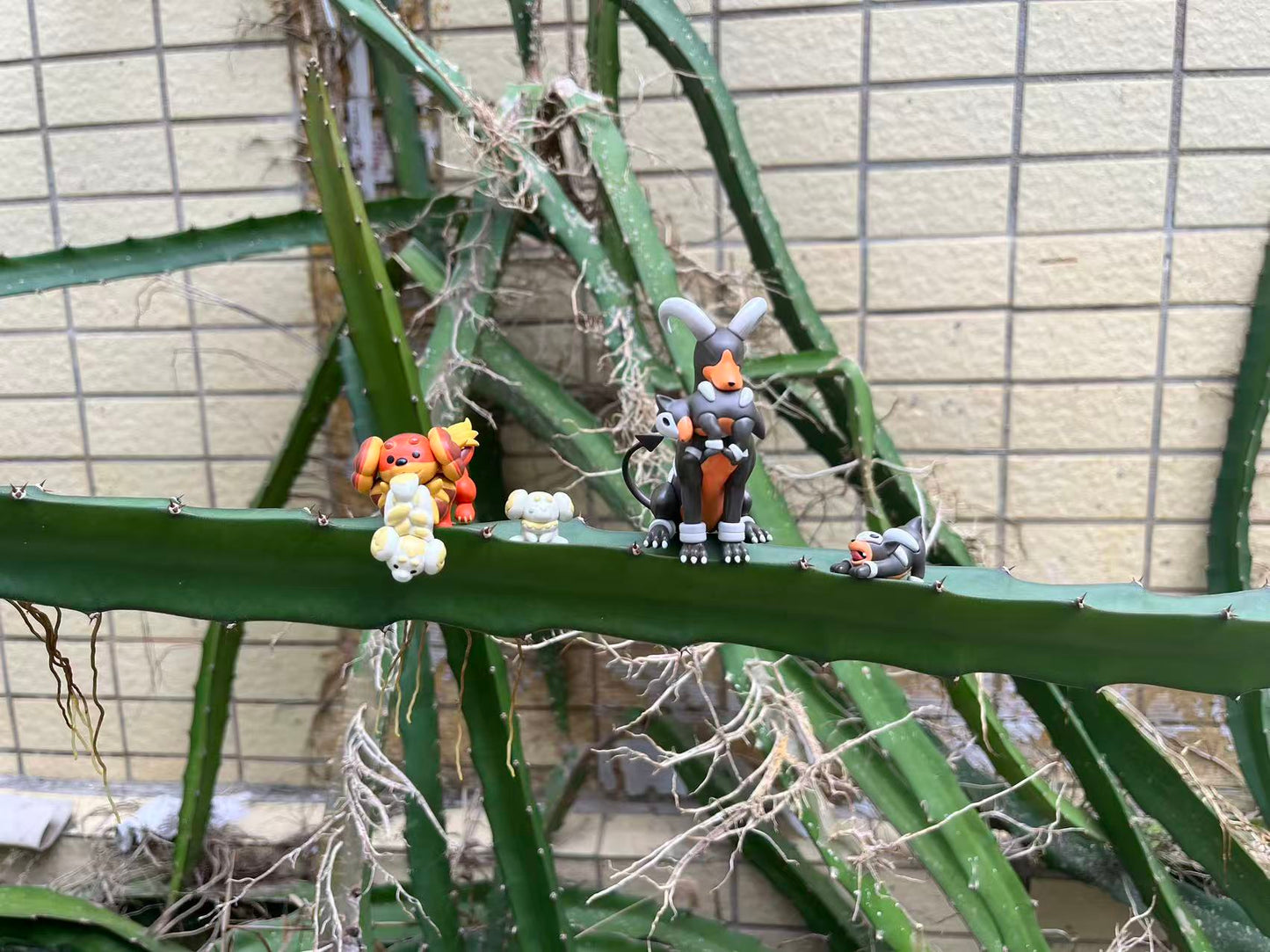 [REMAINING BALANCE] 1/20 Scale World Figure [AU] - Houndour & Houndoom