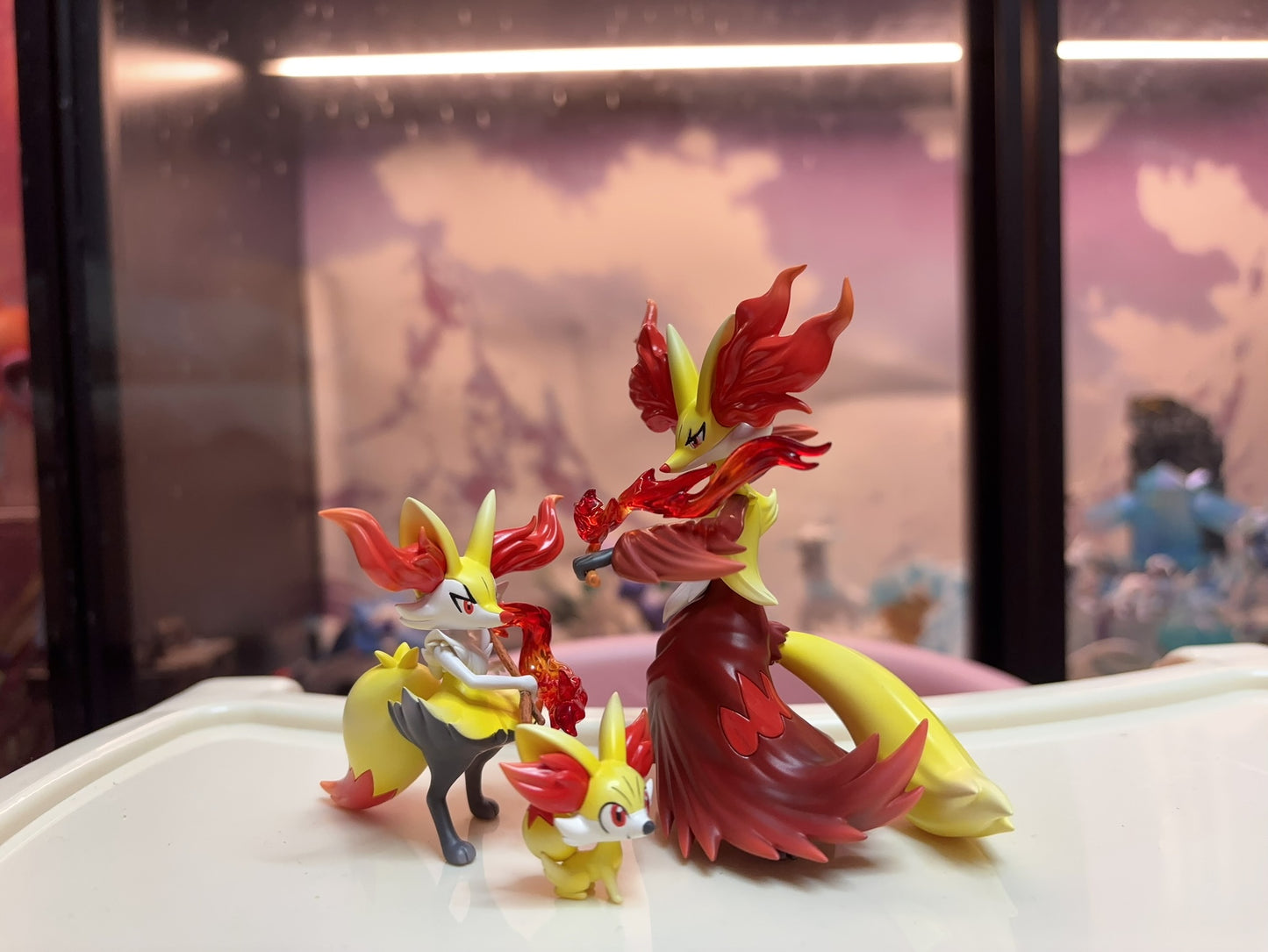 [PREORDER] 1/20 Scale World Figure [FOG] - Fennekin & Braixen & Delphox