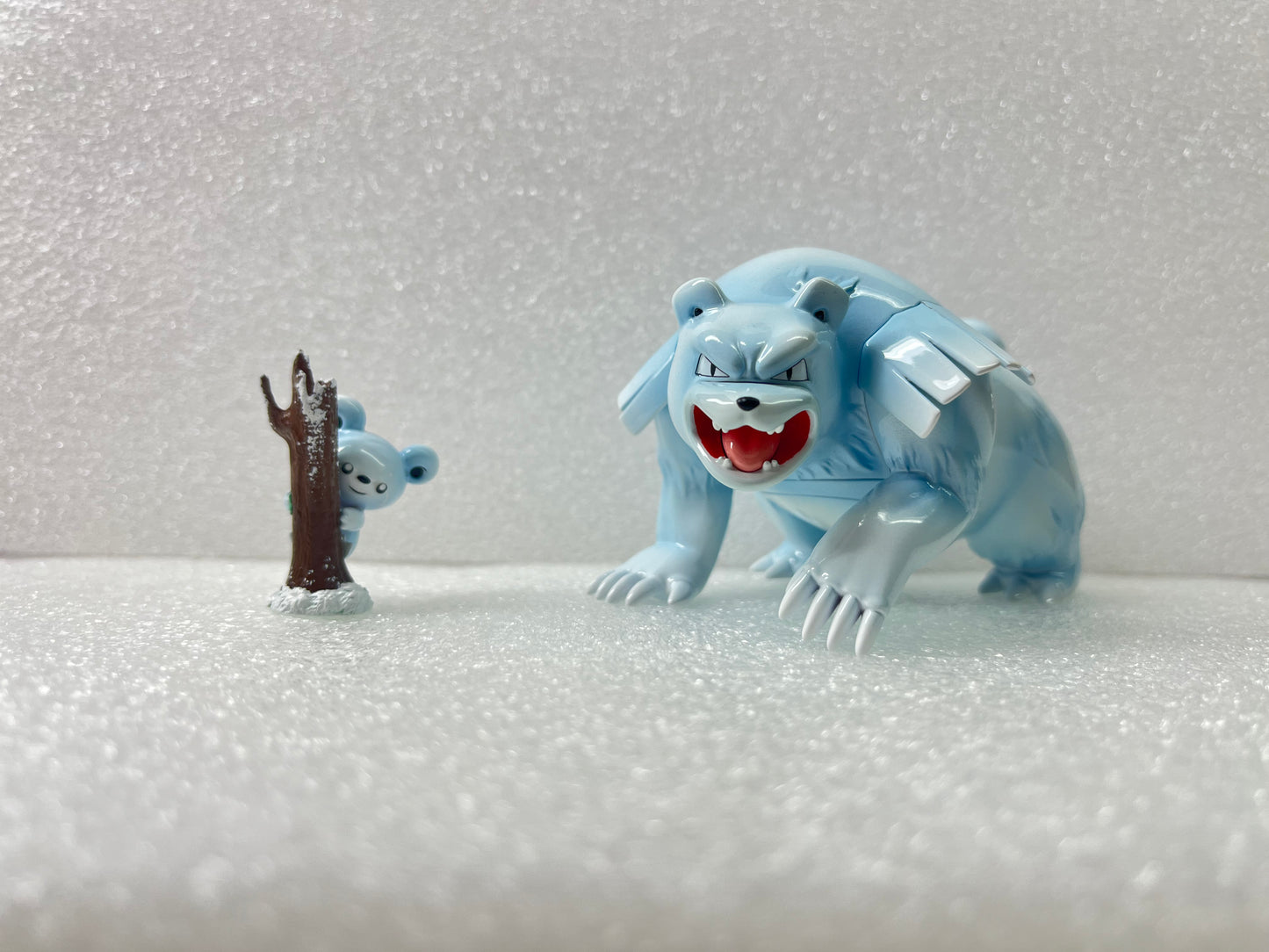 [REMAINING BALANCE] 1/20 Scale World Figure [EC] - Teddiursa & Ursaring