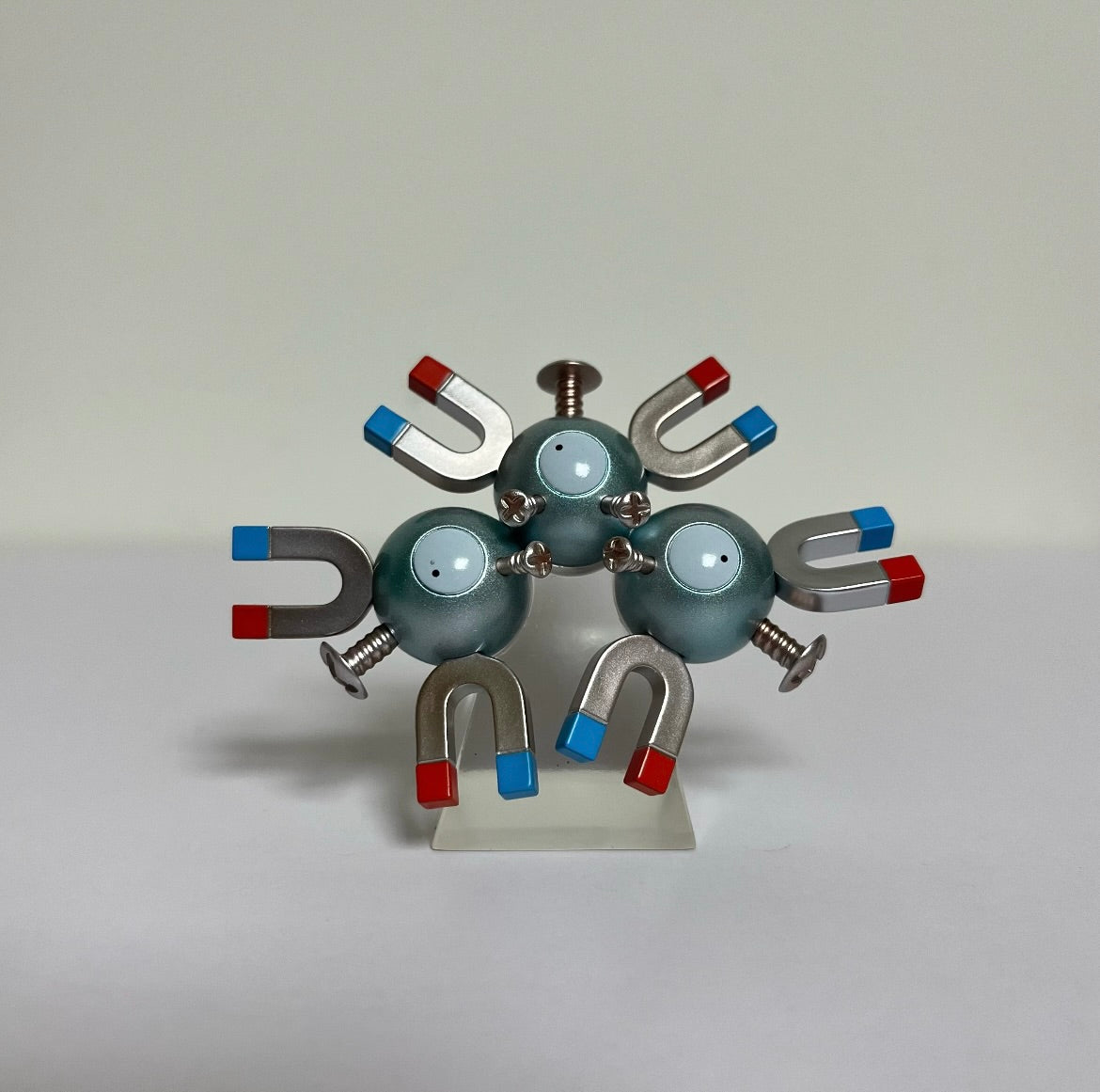 [IN STOCK] 1/20 Scale World Figure [MEGAZZ] - Magnemite & Magneton & Magnezone