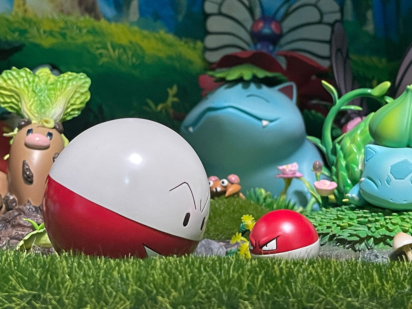 [IN STOCK] 1/20 Scale World Figure [KING] - Voltorb & Electrode