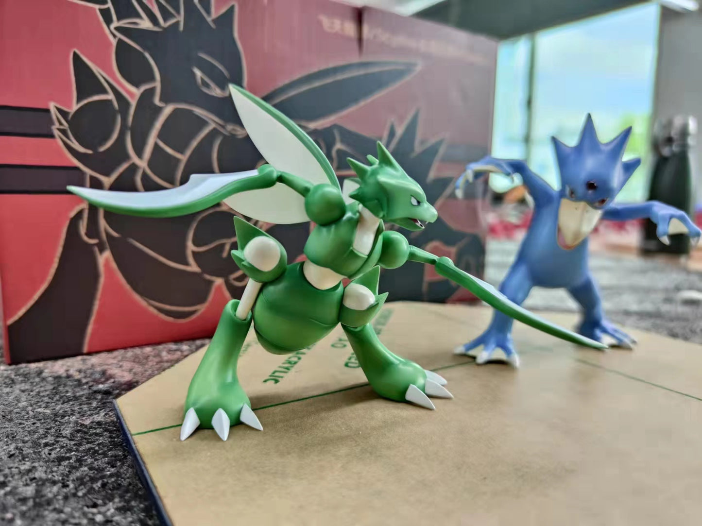 [IN STOCK] 1/20 Scale World Figure [Trainer House Studio] - Golduck & Scyther