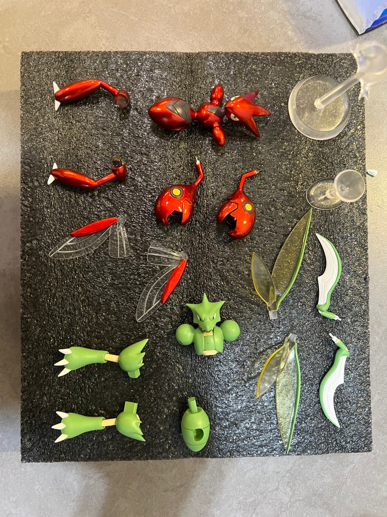 IN STOCK] 1/20 Scale World Figure [SXG] - Scyther & Scizor
