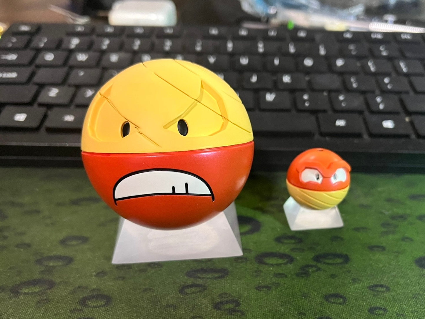 [IN STOCK] 1/20 Scale World Figure [QS] - Hisui Voltorb & Electrode