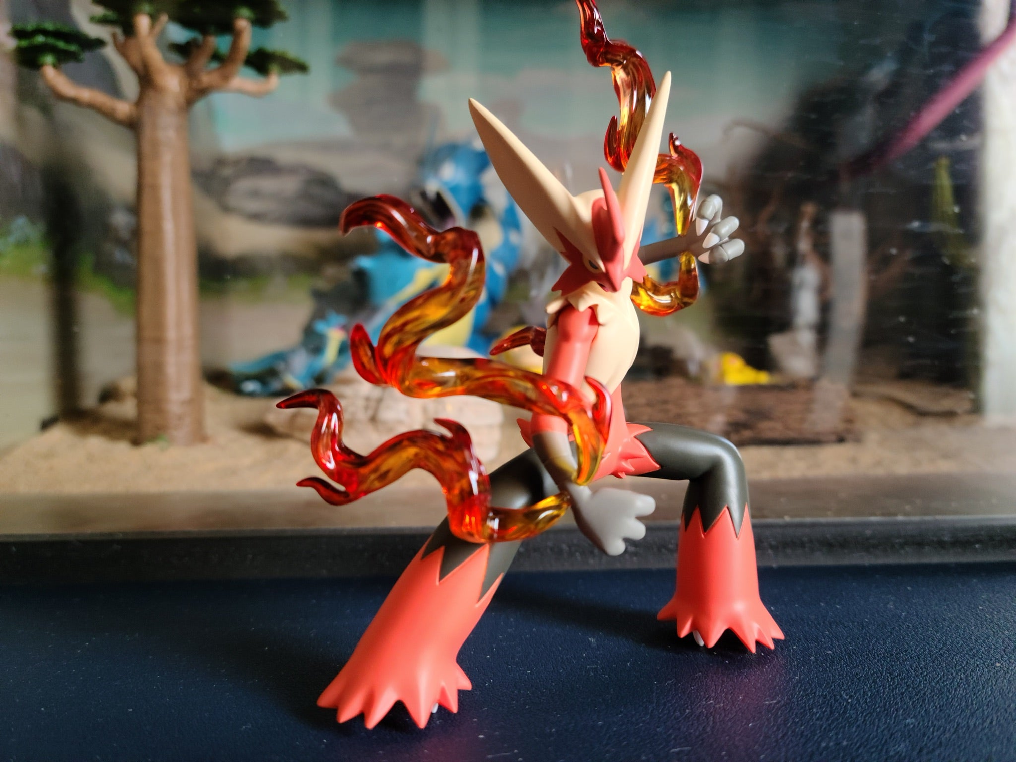 IN STOCK] 1/20 Scale World Figure [BF] - Mega Blaziken