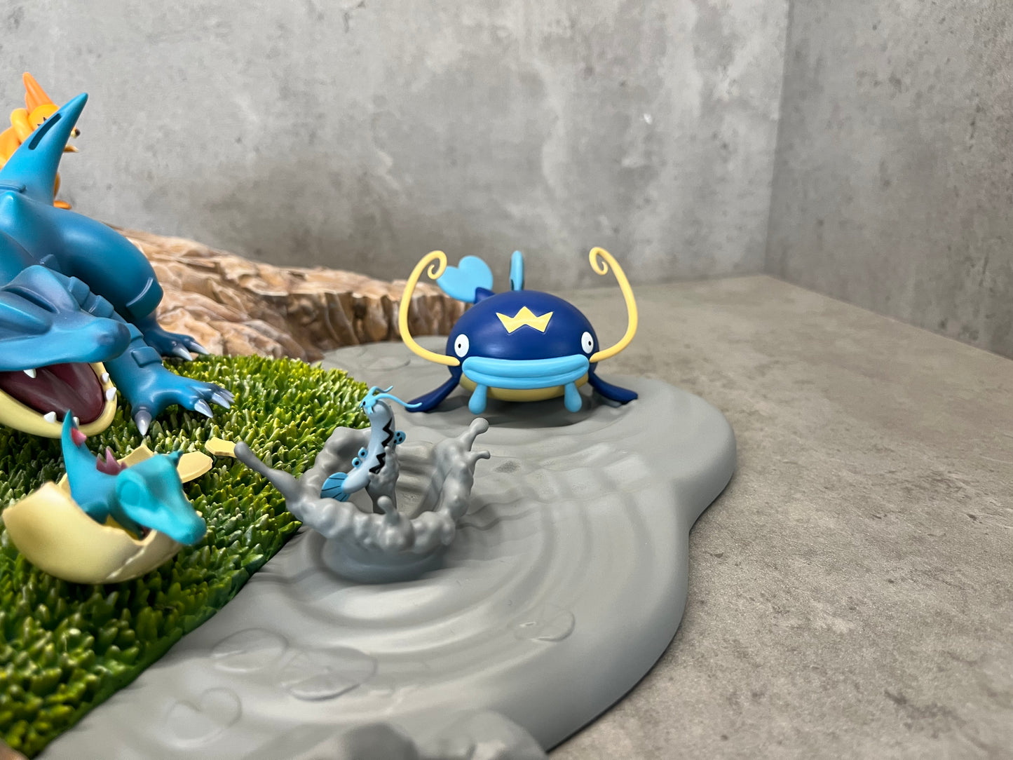 [REMAINING BALANCE] 1/20 Scale World Figure [STPT] - Totodile & Croconaw & Feraligatr & Barboach & Whiscash & Buizel & Floatzel