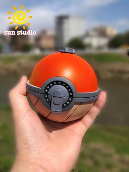 [PREORDER CLOSED] 1/1 Pokéball [SUN Studio] - Hisui Pokéball & Pikachu Pokéball