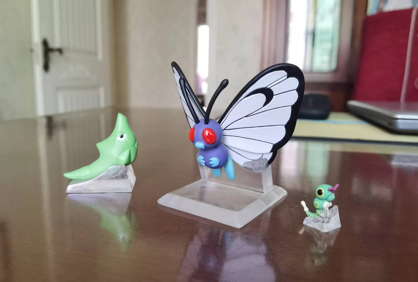 [IN STOCK] 1/20 Scale World Figure [KING] - Caterpie & Metapod & Butterfree